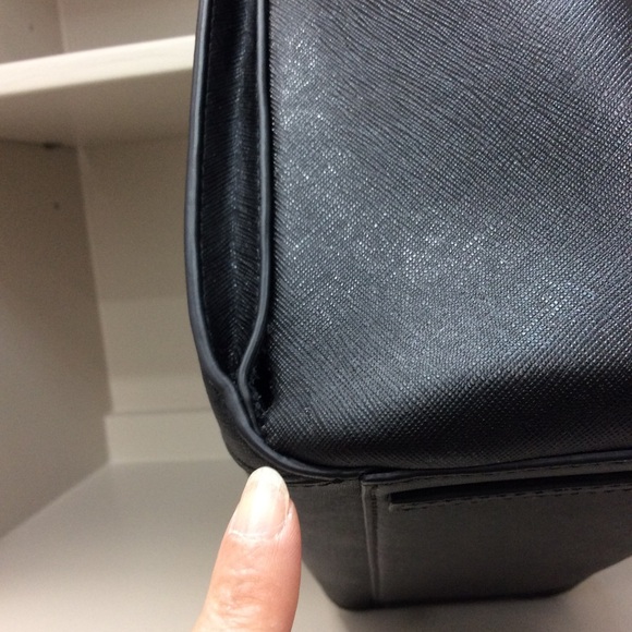 Tory Burch Black Leather Tote Bag *flawed* - Picture 5 of 15